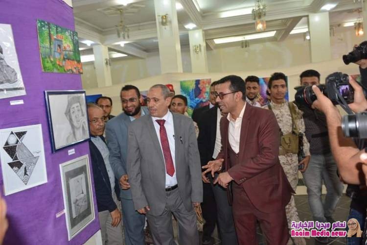 وكيل أول المحافظة يفتتح معرض الفنون التشكيلية 