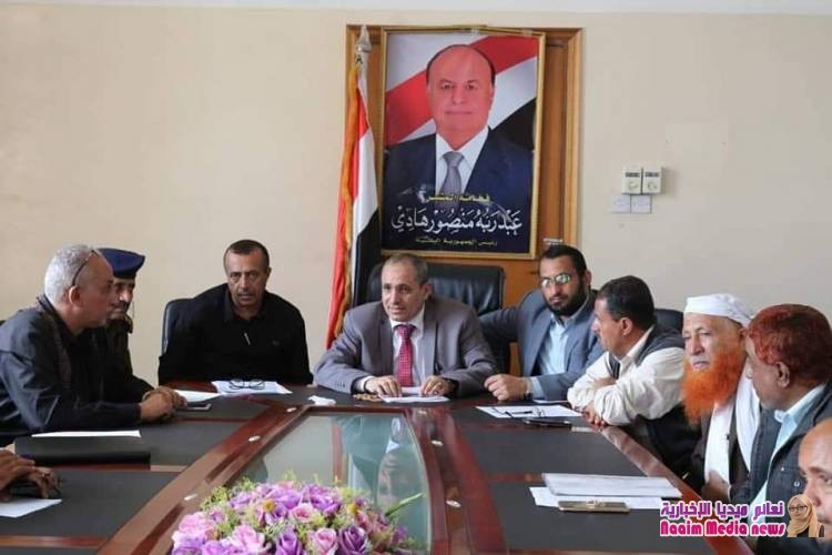 وكيل أول المحافظة يترأس اجتماعاً لتجار مديريتي المظفر والقاهرة ويؤكد أهمية دورهم في النهوض بالمحافظة