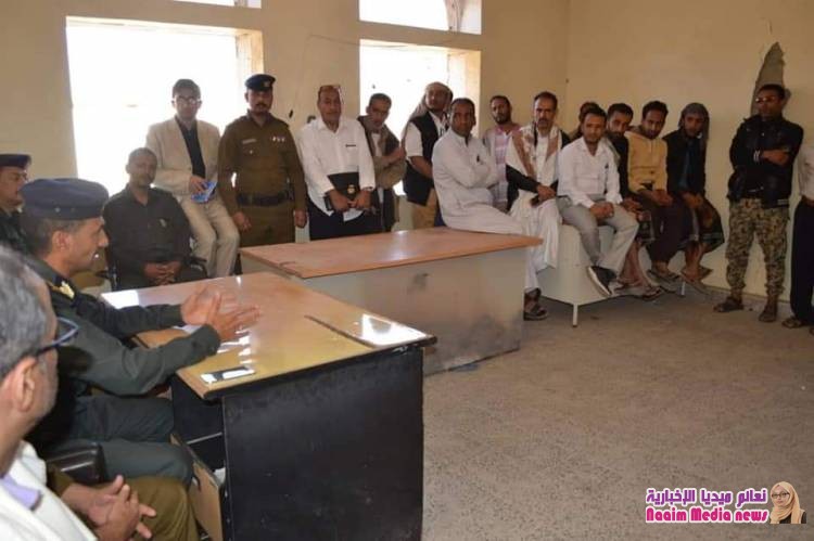 اللجنة الأمنية المكلفة لمنع إطلاق النار في الأعراس تواصل أعمالها بزيارة لشرطة مديرية صالة وتلتقي بمدراء الأقسام وعقال المديرية 
