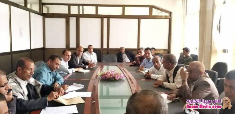 السلطة المحلية بمحافظة تعز تناقش أزمة المياه في المدينة