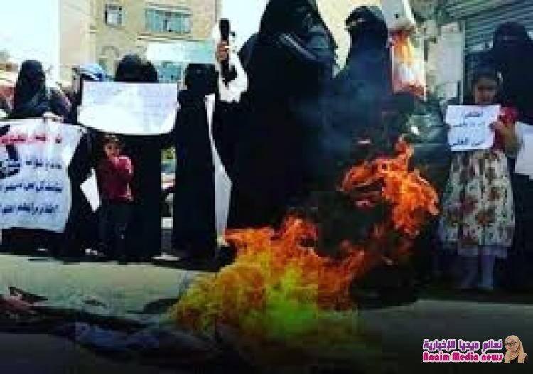 بيان صادر عن الوقفة الاحتجاجية لرابطة أمهات المختطفين بمحافظة تعز، يدين وفاة المختطفين بسبب الإهمال الصحي الممنهج في سجون الحوثي