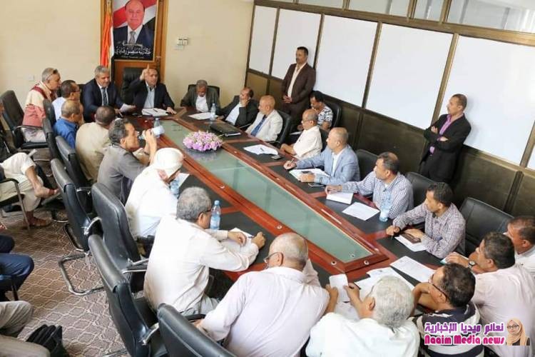 وكيل أول المحافظة يناقش اعداد الدراسات الخاصة بالمشاريع الخدمية في المحافظة لعام 2019م