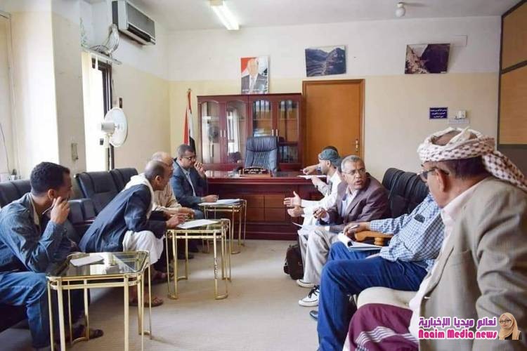 الوكيل جامل يلتقي مسؤولي المياه ويزور عدد من الآبار المتوقفة ويوجه بإعادة تشغيلها