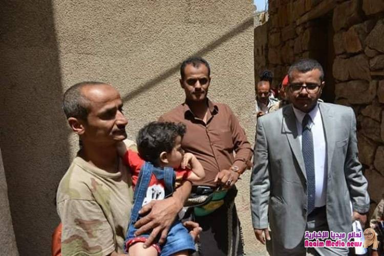 الوكيل جامل يزور المصاب الشوافي ويطمئن على صحته  