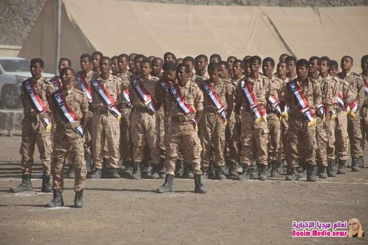 تعز : تخريج دفعة جديدة من منتسبي الجيش الوطني في اللواء 17 مشاة