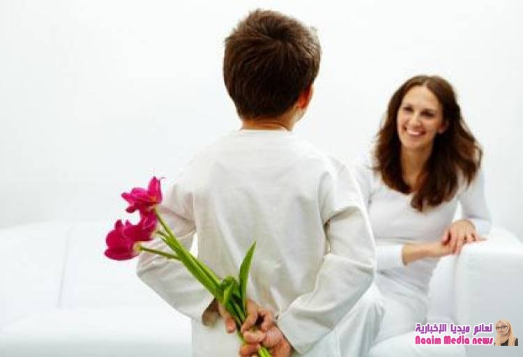 أجمل ما قيل في عيد الأم لأنّ الجنّة تحت أقدامهنّ ...