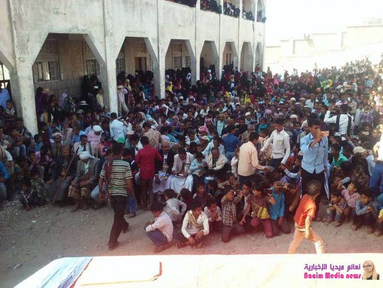 تكريم الطلاب الأوائل والمدرسين المبرزين بعزلة الحقل.