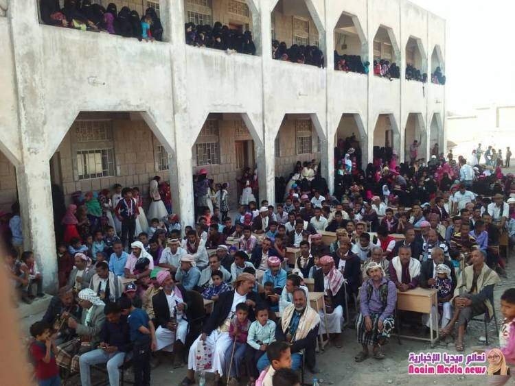 تكريم الطلاب الأوائل والمدرسين المبرزين بعزلة الحقل.