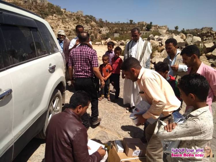 نزول ميداني لمدير عام المديرية وفريق الاستجابة الطارئة الى قرية المحشاء بعزلة بني عيسى.