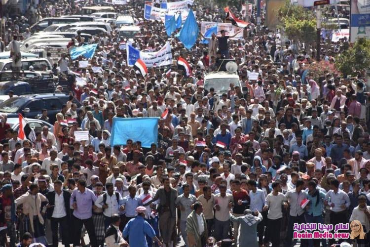 حشود جماهيرية في الذكرى الرابعة لعاصفة الحزم للمطالبة باستكمال التحرير