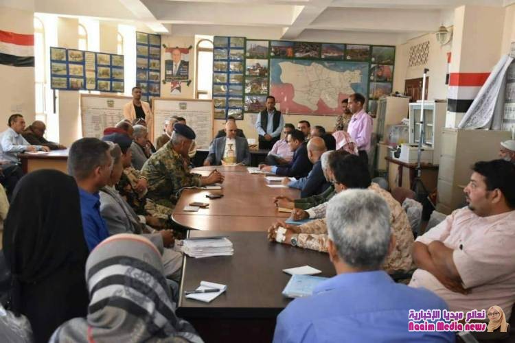 محافظ تعز يشدد على ضرورة تكاتف الجهود الأمنية والعمل بروح الفريق الواحد