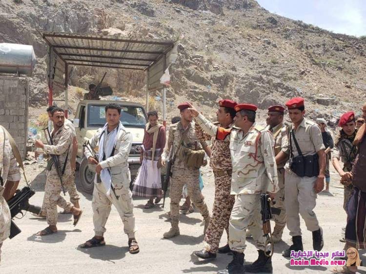 قائد محور تعز اللواء الركن سمير الصبري يزور مقر اللواء 145 مشاة ونقطة الهنجر غربي المدينة