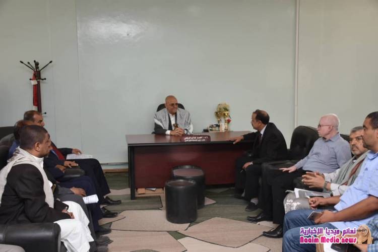 محافظ تعز يزور مستشفى خليفة ومواقع الجيش الوطني جنوب المدينة