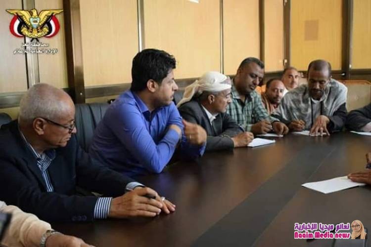 خلال اجتماعه بمدراء المديريات وفروع الاشغال ومدير شرطة السير الوكيل جامل يشدد على ضرورة وضع ضوابط وحلول للمخالفات والازدحام المروري في شوارع المدينة