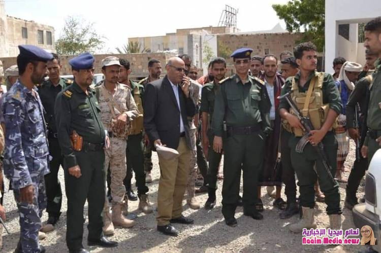 وكيل  الدفاع والأمن يطلع على سير العمل في شرطة المحافظة