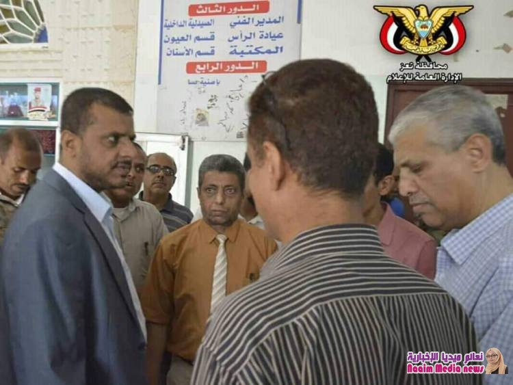 الوكيل جامل يقوم بزيارة للمصابين بوباء الكوليرا في المستشفى الجمهوري  