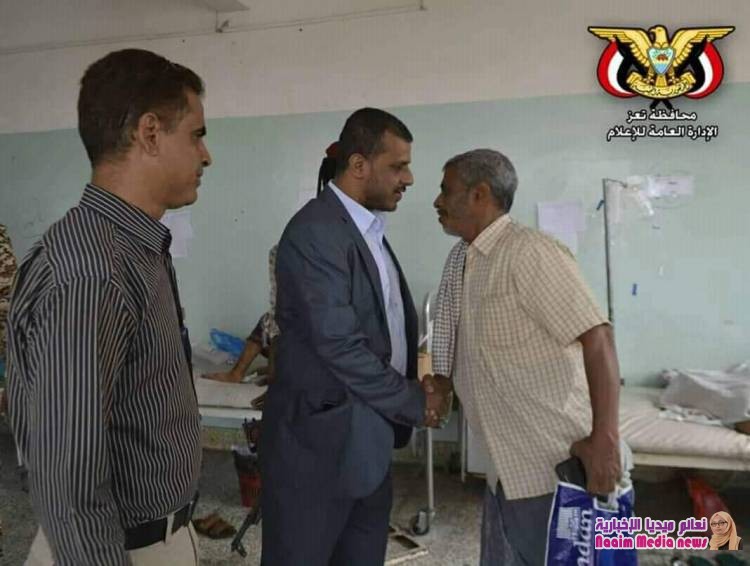 الوكيل جامل يقوم بزيارة للمصابين بوباء الكوليرا في المستشفى الجمهوري  