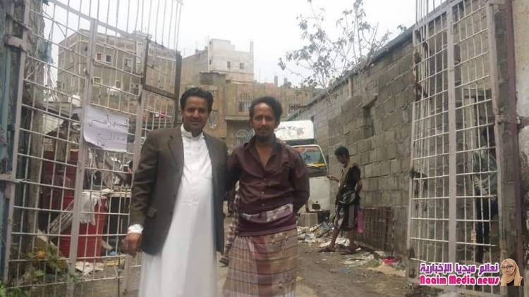 الوكيل جامل  يلتقي بعمال النظافه ويحل مشكلة اضرابهم عن العمل .