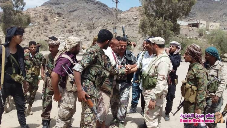 مدير امن الضالع يلتقي قائد عمالقة اللواء الرابع وقيادة الجبهات المشتعله شمال الضالع 