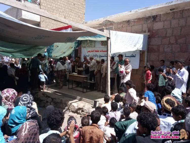 تكريم الطلاب الأوائل والمدرسين المتطوعين بمدرسة الوفاء.