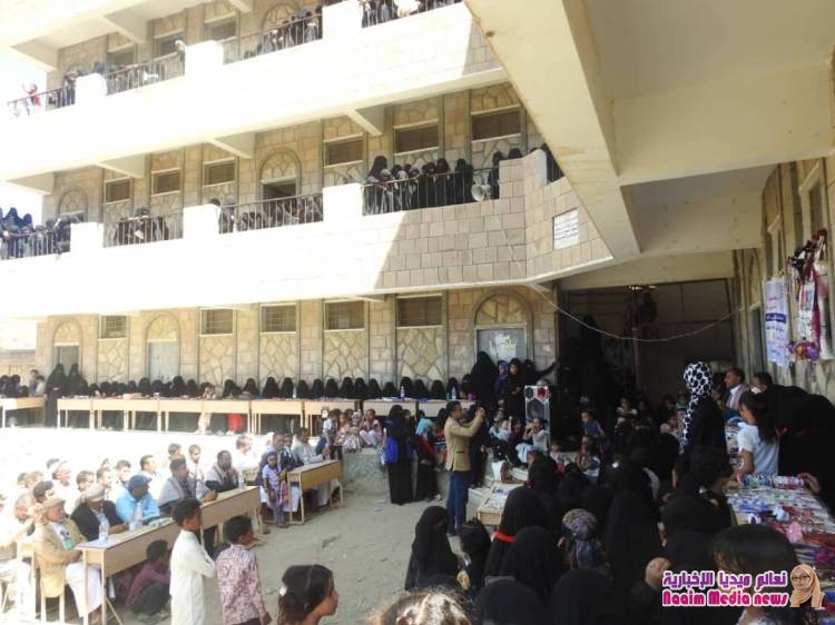 بحضور مدير عام المديرية....تخرج 106متدربة من الدورات المتخصصة في المهارات الحياتية بجبل حبشي.