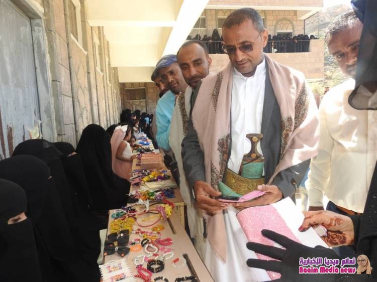 بحضور مدير عام المديرية....تخرج 106متدربة من الدورات المتخصصة في المهارات الحياتية بجبل حبشي.