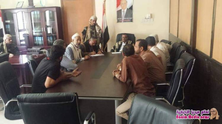 الوكيل جامل يلتقي بعدد من  التجار . 