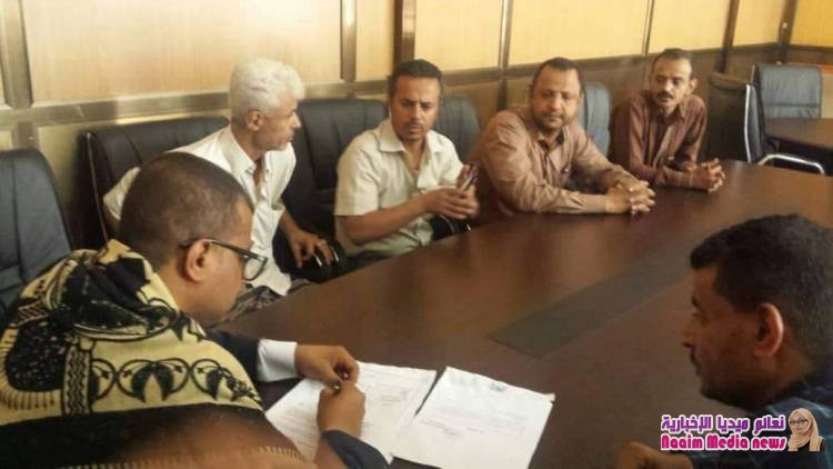 الوكيل جامل يلتقي بعدد من  التجار . 