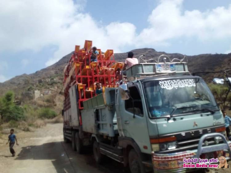 توزيع 800كرسي لعدد من مدارس جبل حبشي