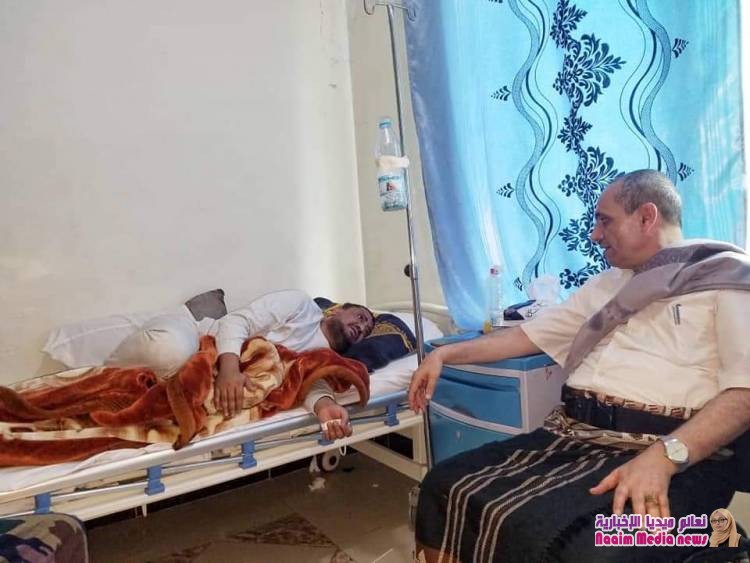 وكيل أول المحافظة يطمئن على صحة مدير عام مكتب شؤون المغتربين بتعز