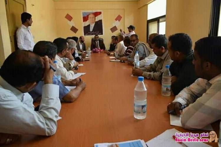 الوكيل جامل يترأس اجتماعاً للمكتب التنفيذي في مديرية المظفر 