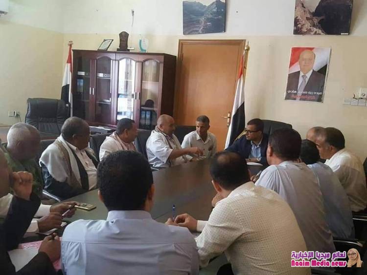 الوكيل جامل يترأس اجتماعاً موسع للمكتب التنفيذي بمديرية صالة لمناقشة أوضاع وقضايا المديرية 