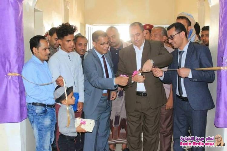 الدكتور المخلافي يفتتح معرض الصور عن حياة الفنان العالمي هاشم علي