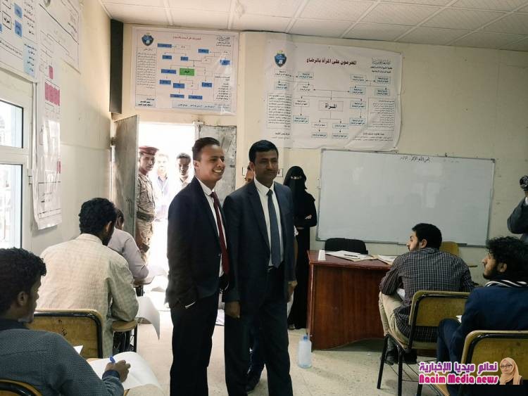 الوزير السروري يقوم بزيارة لحرم جامعة إقليم سبأ ويتفقد الطلاب والطالبات في قاعات الإختبارات