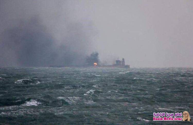 رويترز: إصابة ناقلة نفط بطوربيد في خليج عمان