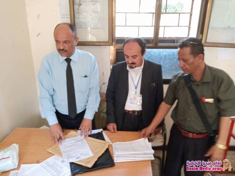 المخلافي يطلع على سير العملية الإختبارية للشهادة الثانوية العامة في عدداً من المراكز الإختبارية بالمديرية.