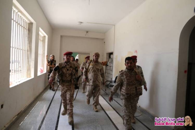 قائد محور تعز يتفقد الجبهة الشرقية ويؤكد: "النصر قادم"