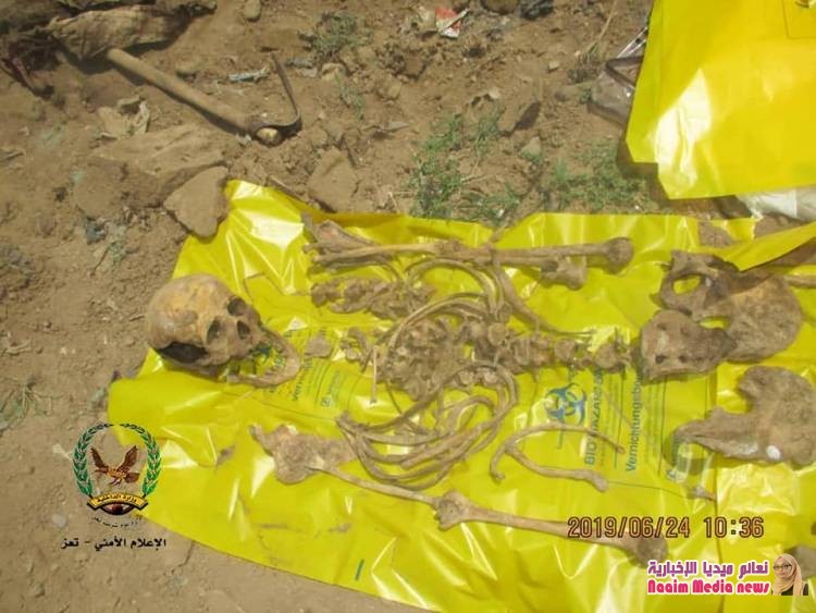 الأجهزة الأمنية تنتشل رفاة جثتين متحللتين في حي سوق الصميل