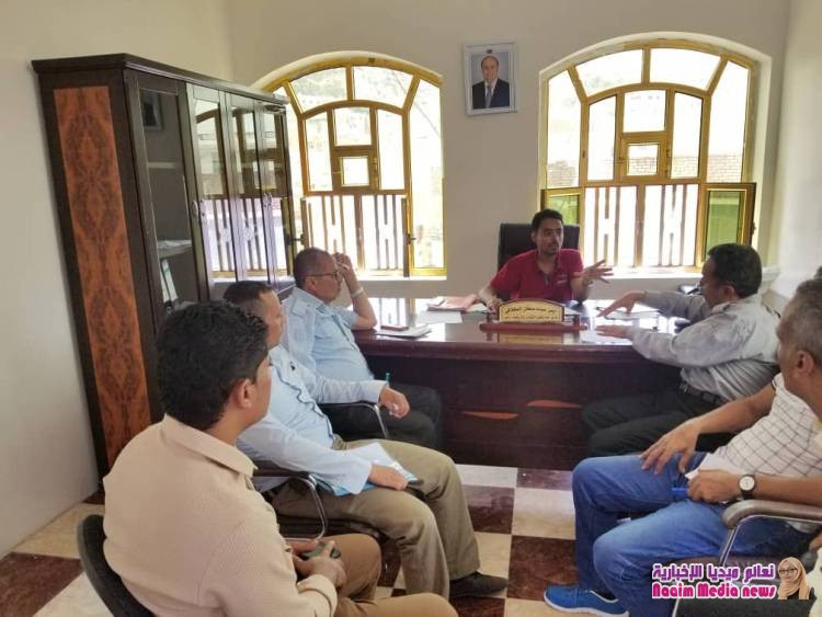 لقاء يناقش برنامج المراكز الصيفية والمخيمات الكشفية بتعز