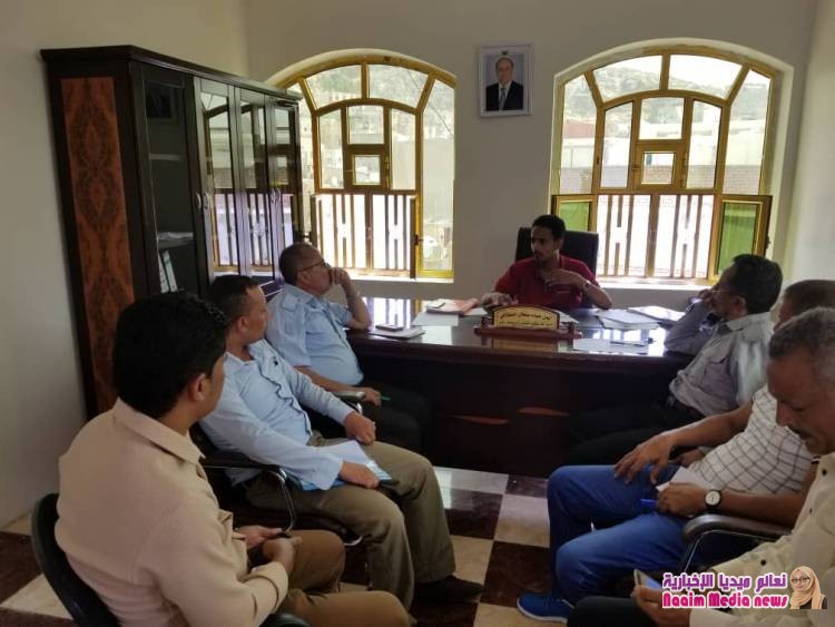لقاء يناقش برنامج المراكز الصيفية والمخيمات الكشفية بتعز