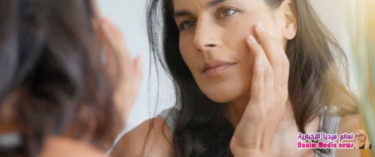 إزالة البقع السوداء من الوجه الدهني