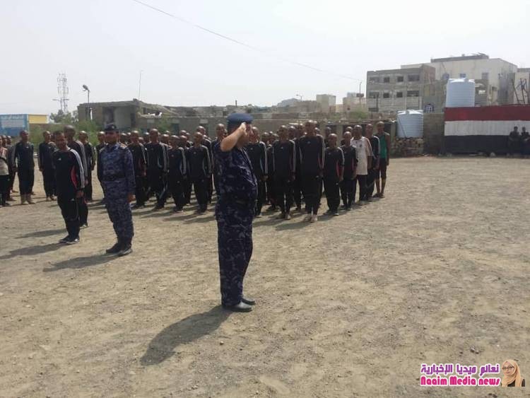 مدير عام شرطة محافظة تعز يتفقد المركز التدريبي لشرطة  الدوريات ومبنى البحث الجنائي 