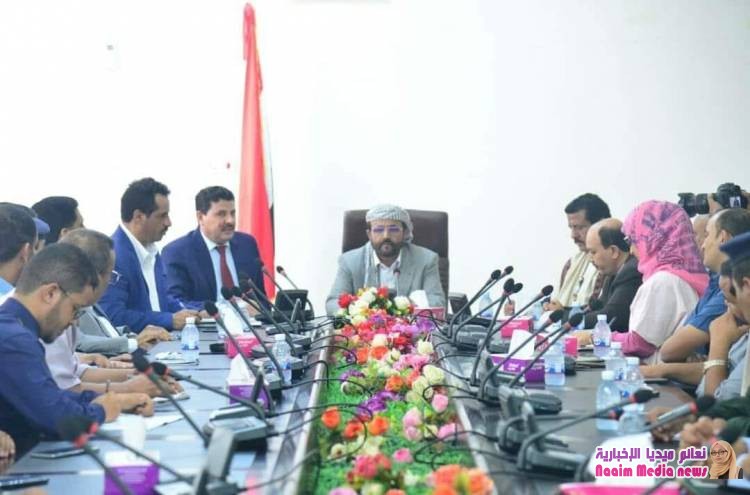 اللجنة الوطنية للتحقيق تعقد اجتماعا هاماً مع قيادة السلطة المحلية والاجهزة الأمنية بمحافظة مأرب 