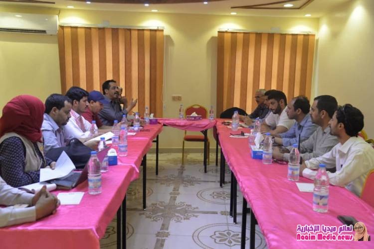 اللجنة الوطنية للتحقيق تعقد اجتماعا مع الفريق المشترك لتقييم الحوادث وتطلعه ميدانيا على عدد من وقائع قصف الطيران في بعض المناطق