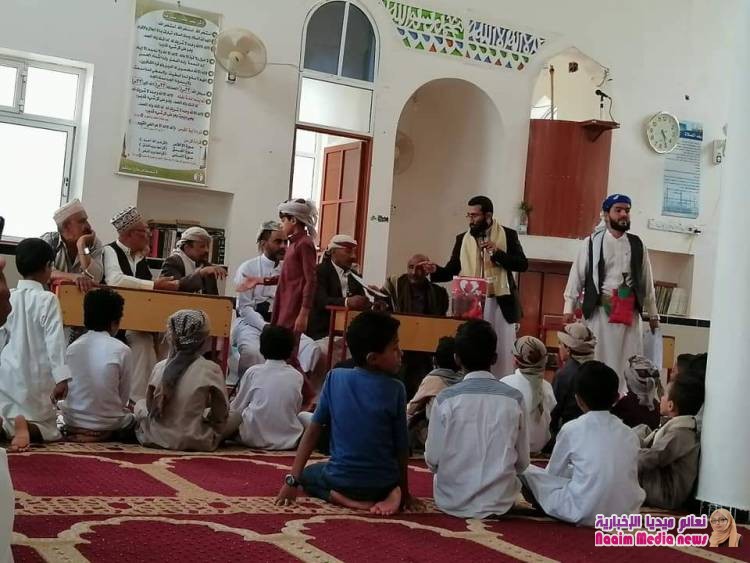 تكريم الطلاب المتفوقين والمدرسين المبرزين في قرية مقادحة بعزلة بني بكاري.