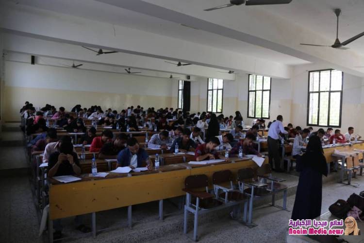 بحضور وكيل أول المحافظة...كلية العلوم الإدارية بجامعة تعز تدشن امتحانات القبول والمفاضلة للعام الدراسي 2020/2019م.