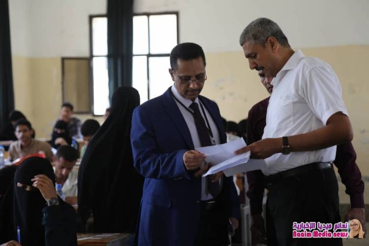 بحضور وكيل أول المحافظة...كلية العلوم الإدارية بجامعة تعز تدشن امتحانات القبول والمفاضلة للعام الدراسي 2020/2019م.