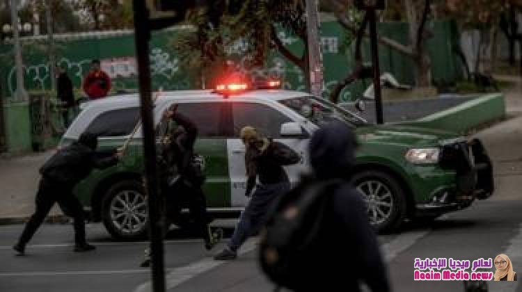 قصة مدرسة في تشيلي يحمل طلابها قنابل حارقة مع أقلامهم