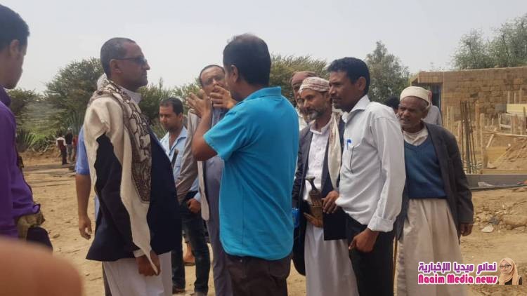 مدير عام المديرية ...يزور عزلة الحقل ويدشن مشروع توزيع السلل الغذائية ويطلع على سير العمل في مشروع بناء مركز الشهيد العامري الطبي بعزلة القحاف.