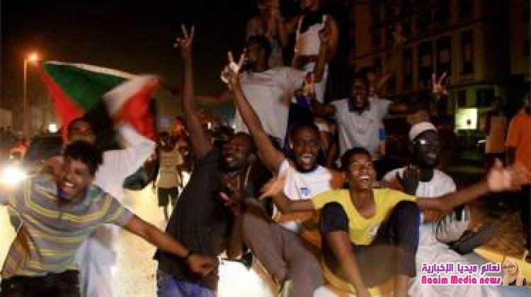 الأزمة في السودان: المجلس العسكري وممثلو المعارضة يوقعون بالأحرف الأولى على إعلان دستوري